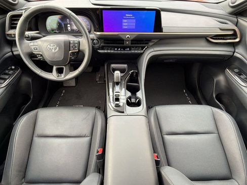 Certified 2024 Toyota Crown AWD/4WD image 16