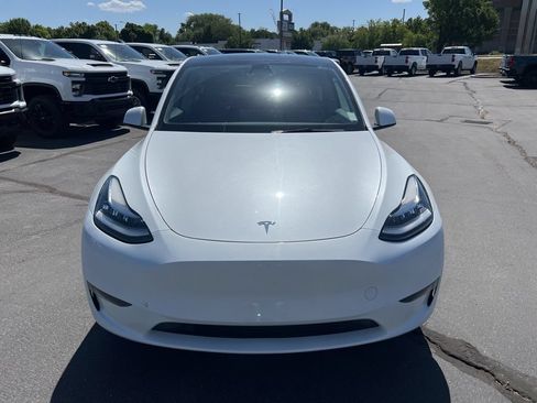 Used 2023 Tesla Model Y Long Range AWD/4WD image 3