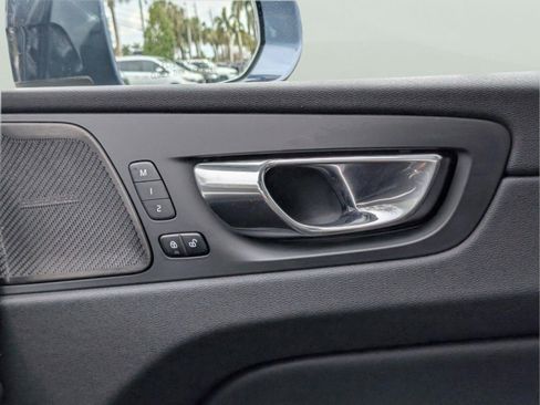 Used 2021 Volvo XC60 T5 Inscription image 43