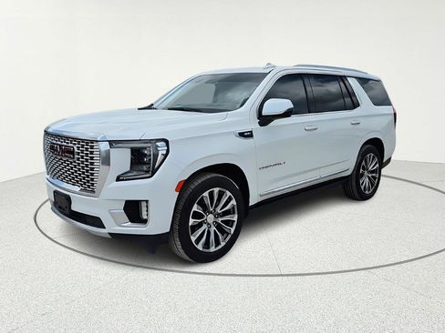 Used 2021 GMC Yukon Denali w/ Denali Ultimate Package image 2