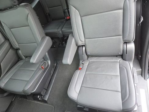 Used 2022 GMC Yukon XL Denali image 32