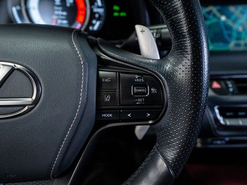 Used 2018 Lexus LC 500 Coupe w/ Performance Package image 40