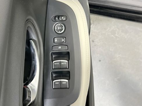 Used 2023 Honda HR-V EX-L image 17