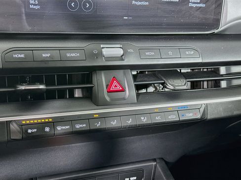 Used 2025 Kia K4 FWD image 24