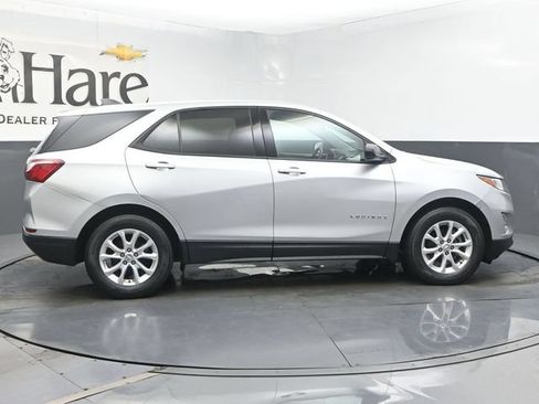 Used 2019 Chevrolet Equinox LS w/ LS Convenience Package FWD image 31