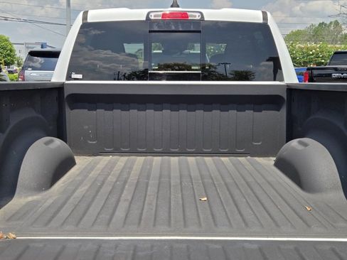 Used 2022 RAM 1500 Limited w/ Body Color Bumper Group AWD/4WD image 13