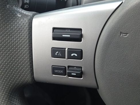 Used 2014 Nissan Frontier SV AWD/4WD image 35