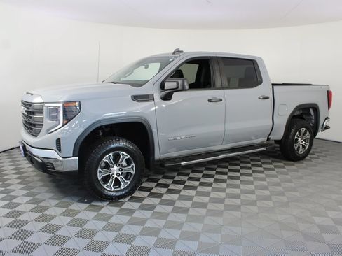 Used 2024 GMC Sierra 1500 Pro w/ Pro Value Package AWD/4WD image 2