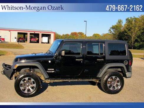 Used 2018 Jeep Wrangler Unlimited Sport w/ Connectivity Group image 5