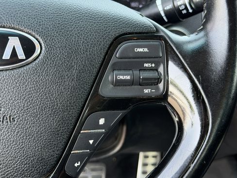 Used 2017 Kia Forte S w/ S Premium Package FWD image 21