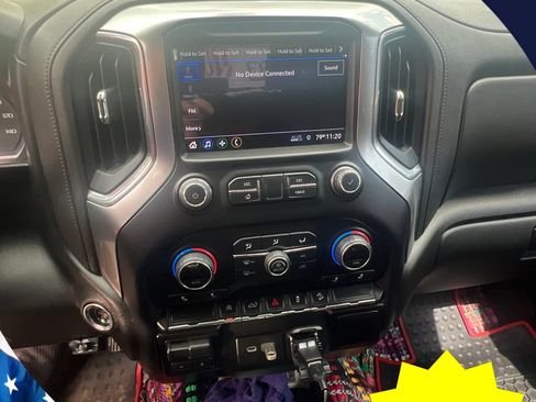 Used 2019 Chevrolet Silverado 1500 LT Trail Boss w/ Convenience Package AWD/4WD image 9