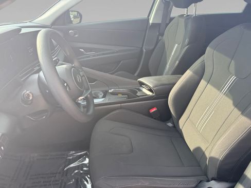 Used 2024 Hyundai Elantra SEL FWD image 11