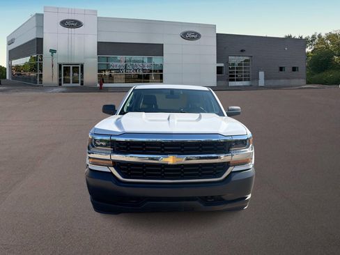 Used 2018 Chevrolet Silverado 1500 W/T AWD/4WD image 3