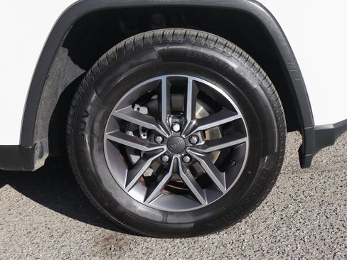 Used 2020 Jeep Grand Cherokee Limited image 47