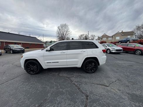 Used 2019 Jeep Grand Cherokee Altitude image 6