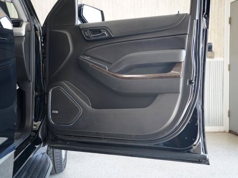 Used 2019 Chevrolet Tahoe LT w/ Luxury Package AWD/4WD image 32