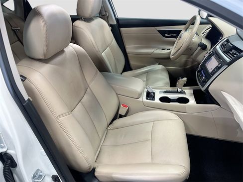 Used 2016 Nissan Altima 2.5 SL w/ 2.5 Technology Package image 30