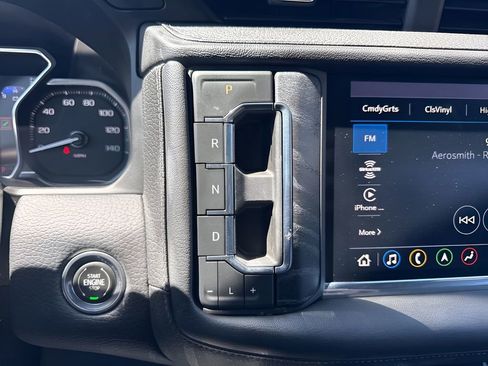 Used 2021 GMC Yukon XL Denali w/ Denali Premium Package AWD/4WD image 17