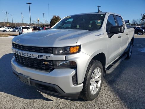 Used 2021 Chevrolet Silverado 1500 Custom w/ Safety Confidence Package image 2