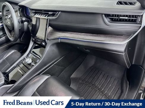 Used 2023 Jeep Grand Cherokee L Overland w/ Luxury Tech Group IV AWD/4WD image 38