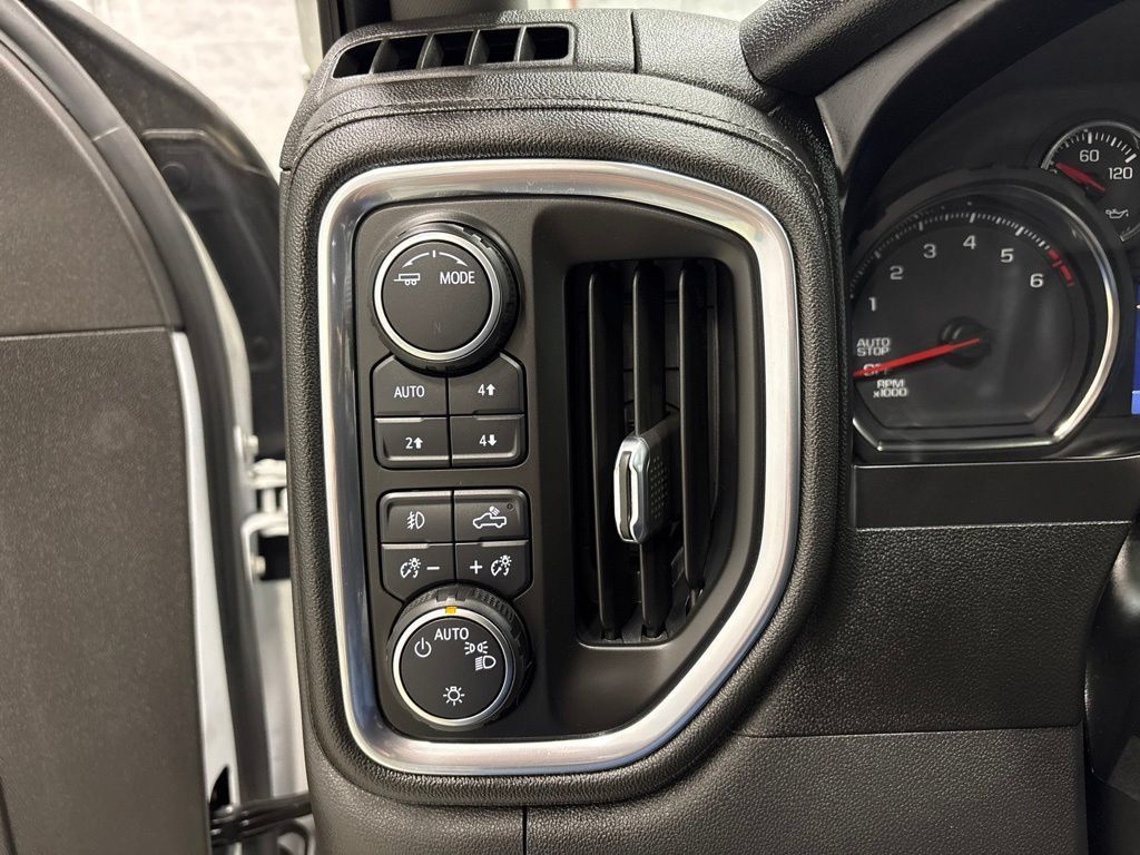 Used 2021 Chevrolet Silverado 1500 RST AWD/4WD image 28