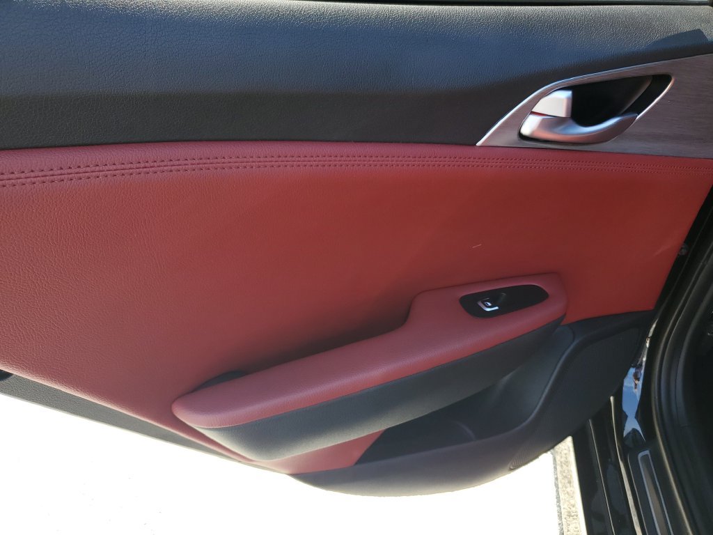 Used 2022 Kia Stinger GT1 w/ Red Interior Color Package RWD image 10