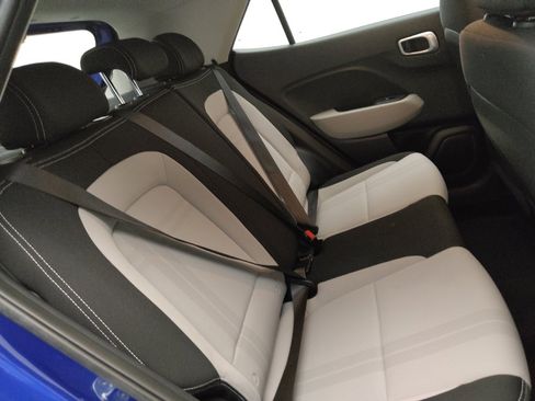 Used 2023 Hyundai Venue SEL FWD image 19