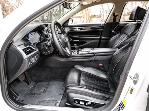 Used 2017 BMW ALPINA B7 xDrive image 4