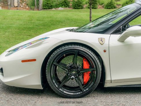 Used 2015 Ferrari 458 Spider RWD image 4