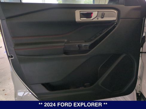 New 2024 Ford Explorer ST-Line w/ Class IV Trailer Tow Package image 10