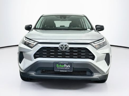 Used 2025 Toyota RAV4 LE AWD/4WD image 2