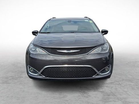 Used 2018 Chrysler Pacifica Touring-L image 2