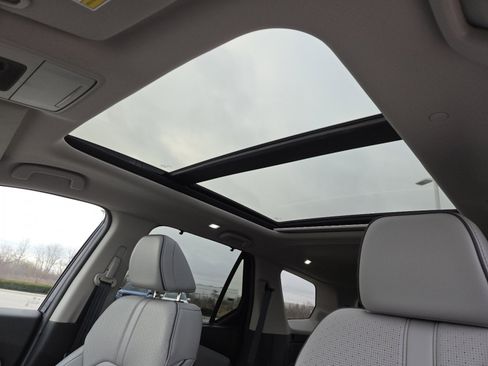 Used 2025 Honda Pilot Elite image 3