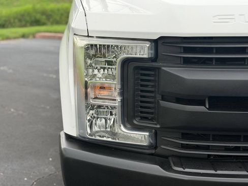 Used 2019 Ford F250 XL w/ Power Equipment Group RWD image 27