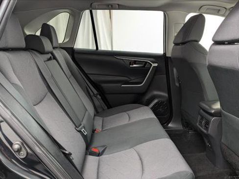 Used 2019 Toyota RAV4 XLE w/ Convenience Package image 19