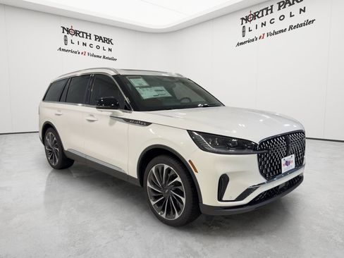 New 2026 Lincoln Aviator Reserve w/ Illumination Package RWD image 7