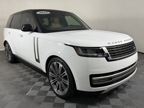 Used 2025 Land Rover Range Rover SE AWD/4WD image 10