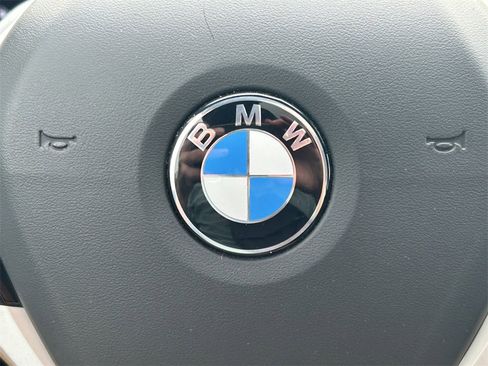 Used 2025 BMW 330i Sedan image 40