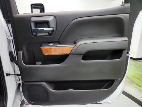 Used 2019 Chevrolet Silverado 2500 High Country w/ Duramax Plus Package image 29