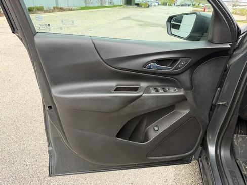 Used 2018 Chevrolet Equinox LT FWD image 15