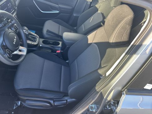 Used 2022 Kia Soul LX image 13