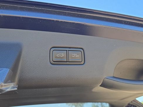 New 2026 Kia Carnival EX FWD image 10