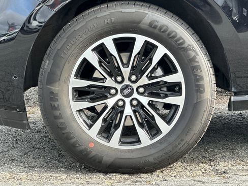 Used 2025 Ford Expedition Max Platinum AWD/4WD image 25
