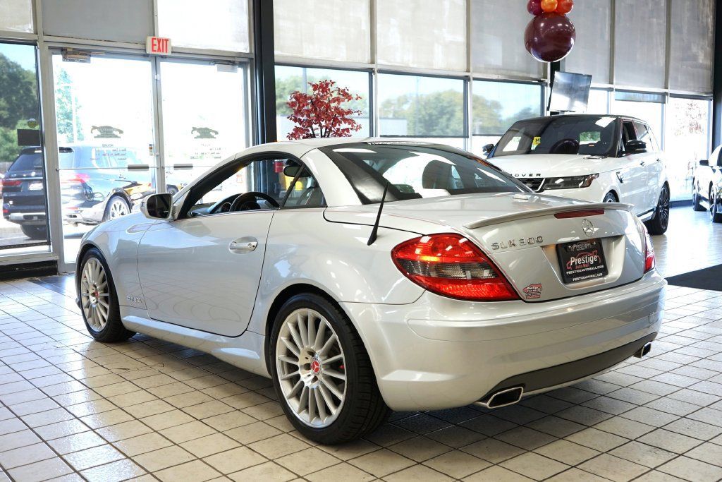 Used 2009 Mercedes-Benz SLK 300 image 9