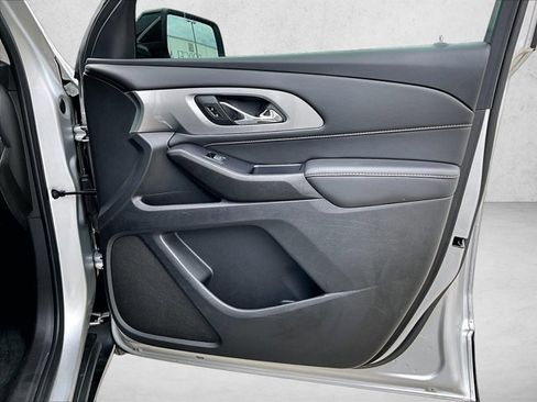 Used 2021 Chevrolet Traverse LS image 19