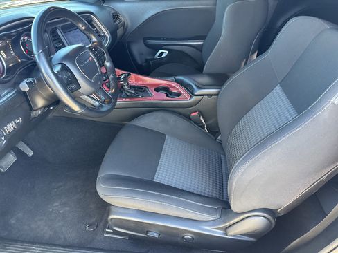 Used 2022 Dodge Challenger GT image 5