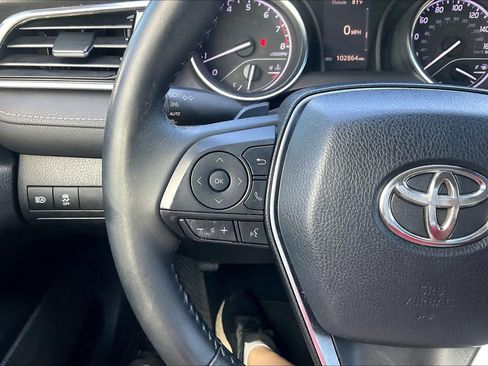 Used 2018 Toyota Camry SE FWD image 23