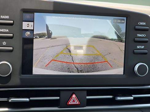 New 2026 Hyundai Elantra SE FWD image 18