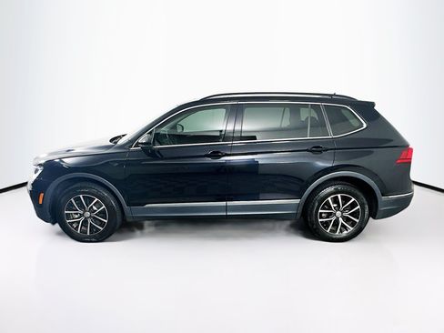 Used 2021 Volkswagen Tiguan SE w/ Panoramic Sunroof Package FWD image 4