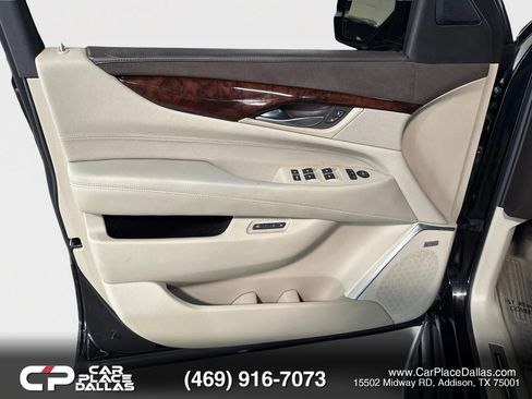 Used 2016 Cadillac Escalade Luxury RWD image 19